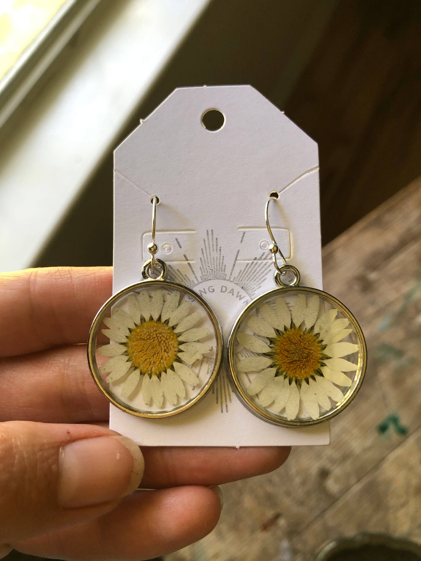 Daisy Resin Earrings : Yellow Gold