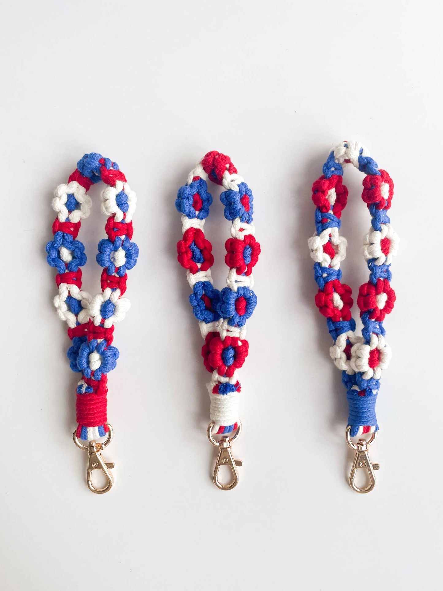 Macrame Daisy USA Colors Flower Wristlet Keychain: Assorted