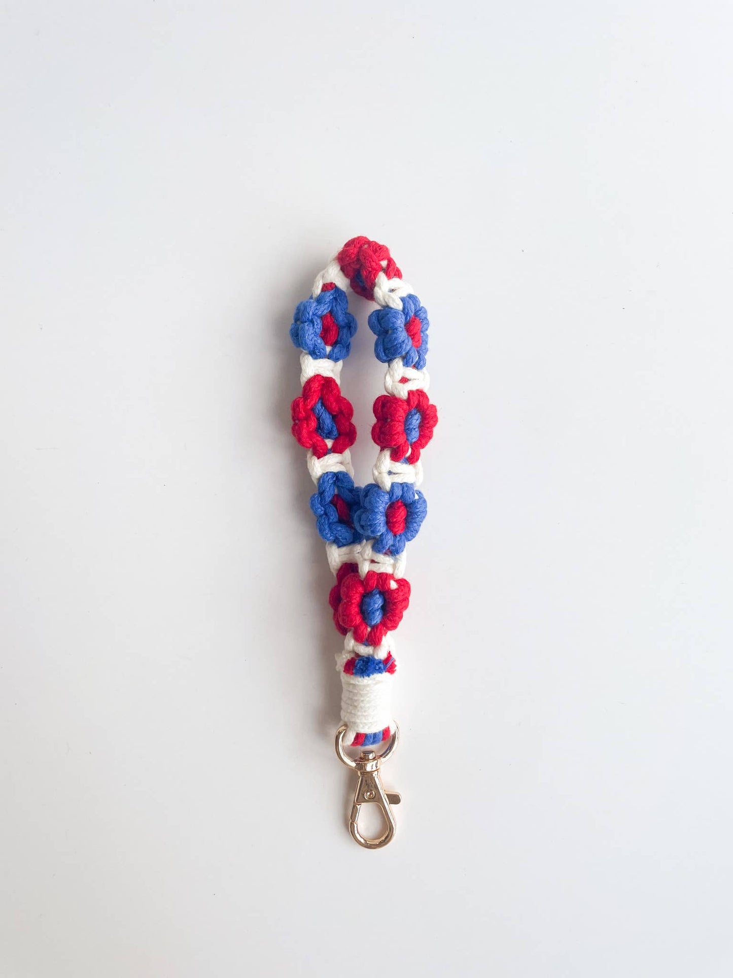 Macrame Daisy USA Colors Flower Wristlet Keychain: Assorted