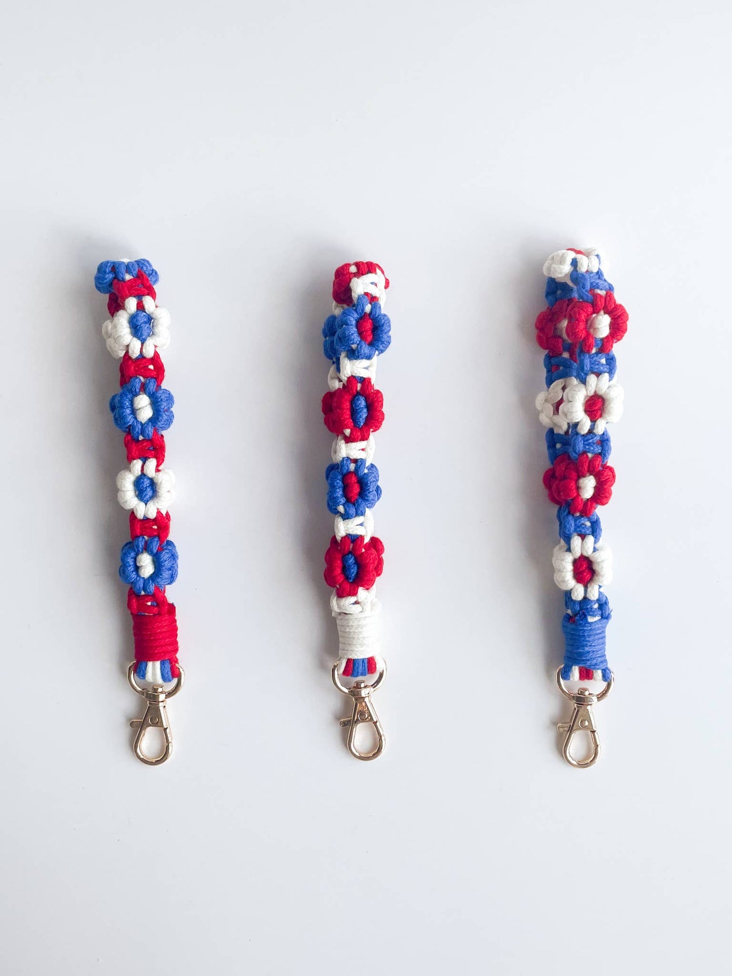 Macrame Daisy USA Colors Flower Wristlet Keychain: Assorted