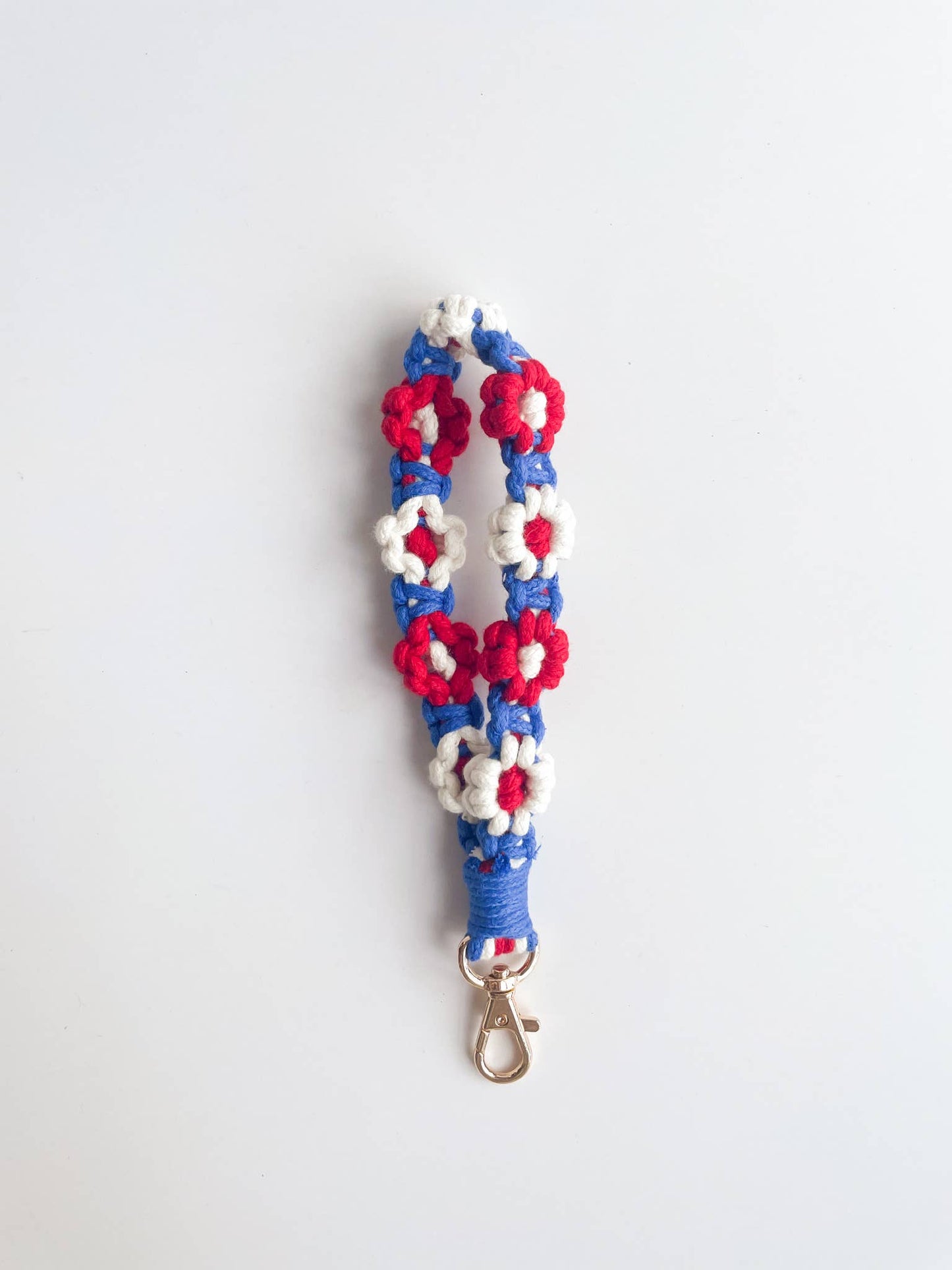 Macrame Daisy USA Colors Flower Wristlet Keychain: Assorted