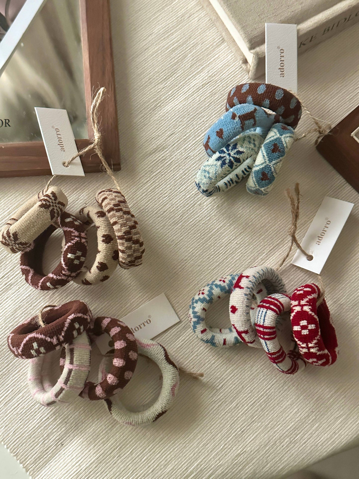 Winter Patterned Thick Seamless Hair Ties (Set of 4): Assorted