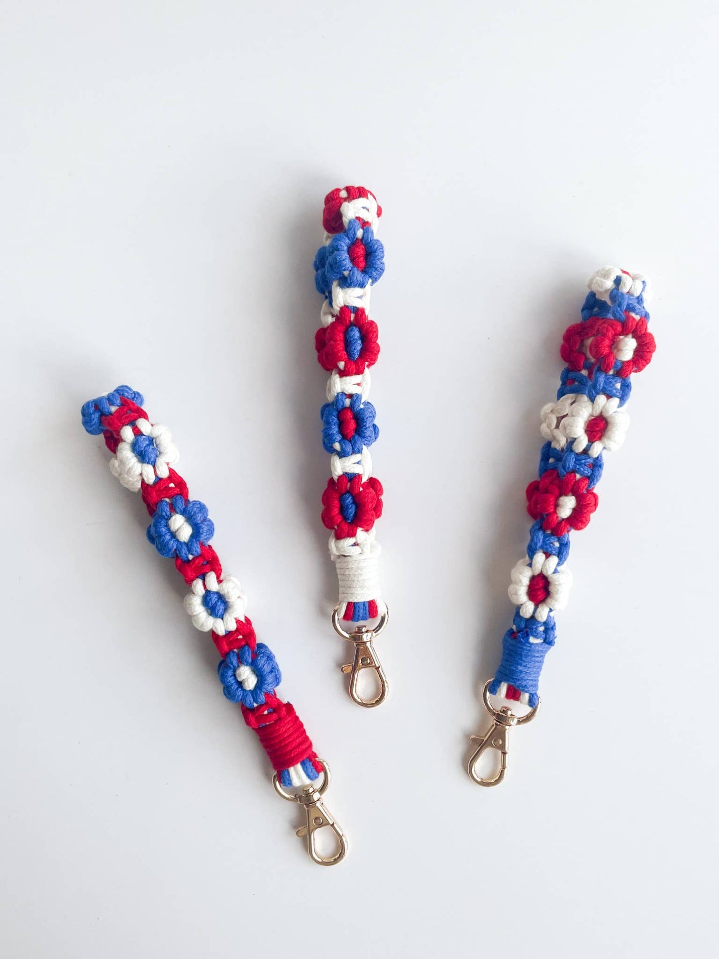 Macrame Daisy USA Colors Flower Wristlet Keychain: Assorted