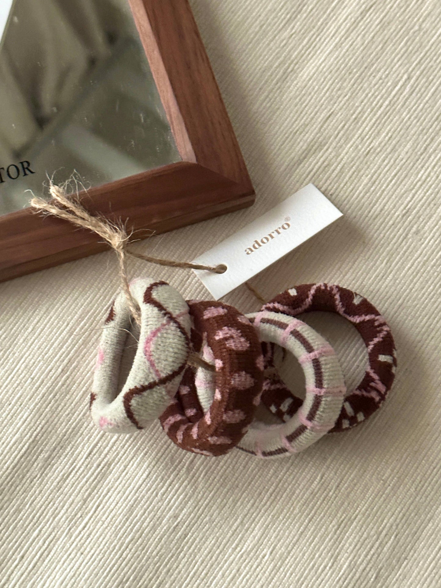 Winter Patterned Thick Seamless Hair Ties (Set of 4): Assorted