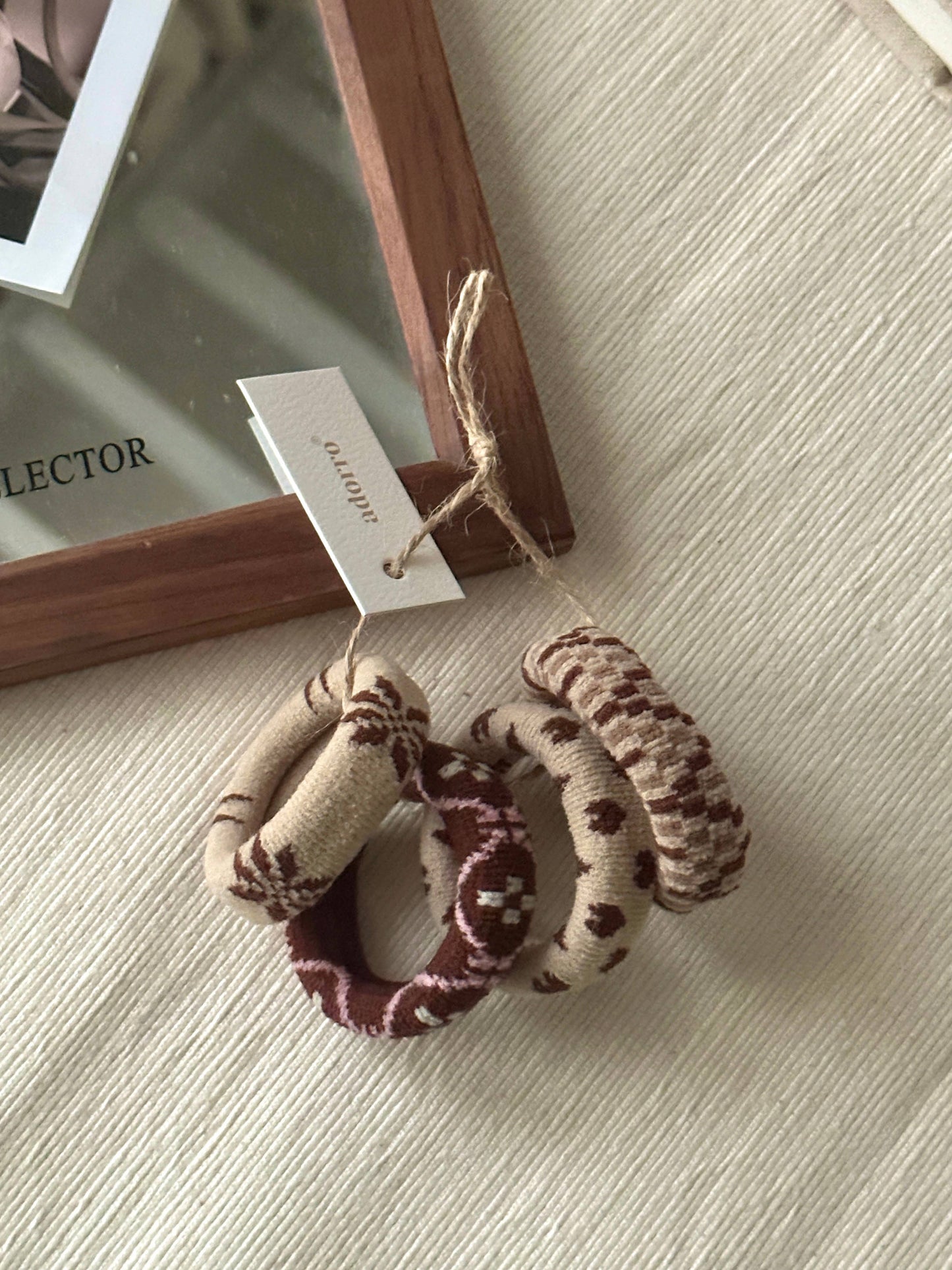 Winter Patterned Thick Seamless Hair Ties (Set of 4): Assorted